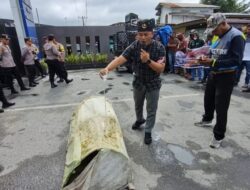 FPPK Geruduk PT MNA Kuala Tanjung Serahkan Keranda Mayat