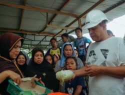Bupati Zahir Santuni Anak Yatim dan Duafa di Kenduri Laut