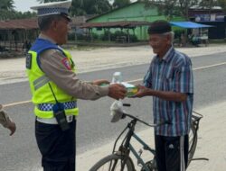 Giat Jumat Berkah, Sat Lantas Polres Batu Bara Berbagi