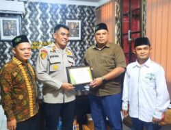 Dalam Bulan Suci Ramadahan Wilkum Polsek Labuhan Ruku Aman, Kapolsek Terima Penghargaan