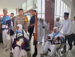 Lepas Jemaah Haji, Pj Bupati Berpesan Kepada Petugas Haji, Agar Bekerja Dengan Baik