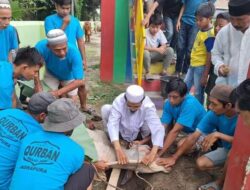 Masyarakat Desa Tanah Merah Terima Ribuan Bungkus Hewan Qurban