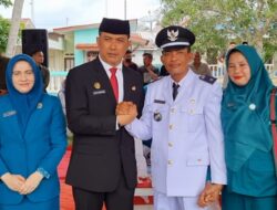 PJ, Bupati Serahkan SK Perpanjangan Kades Empat Negeri