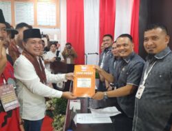 Dihari Kedua Paslon Zahir – Aslam Daftar Ke KPU
