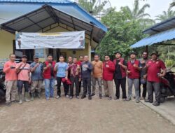 Jadikan Lingkungan Bersih, Kadis Perkim LH Batubara Gotong Royong bersama Masyarakat Binaan