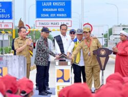 Bupati Simalungun Dampingi Joko Widodo Resmikan Jalan Tol Sinaksak