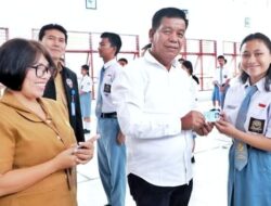 Pemkab Simalungun Bagikan 134 e- KTP Bagi Pemula.