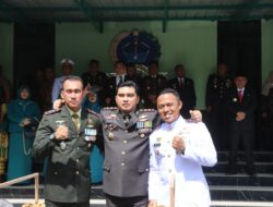 Solidaritas TNI-Polri Polres Batu Bara Beri Kado Nasi Tumpeng di HUT TNI Ke-79