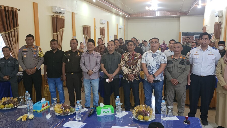 Ketua Bawaslu bersama peserta yang hadir rakor ,Selasa (19/11/2024)