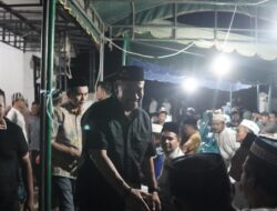 Ikut Mendoakan Alm H. OK Arya Zulkarnain,  Baharuddin Calon Bupati Nomor 2, Takjiah Dirumah Duka