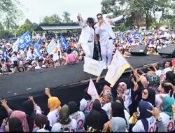 Massa Paslon 02 Histeris Sambut Artis Aldi KDI dan Intan KDI 