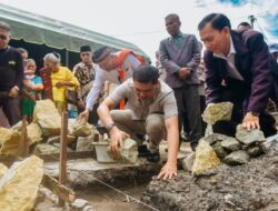 Pj. Bupati Heri Letakkan Batu Pertama Pembangunan Rumah Layak Huni