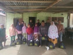 Melalui Jumat Curhat, Satreskrim Berbagi Kepada Kaum Dhuafa