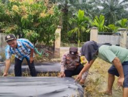 Dukung Ketahanan Pangan, Polsek Labuhan Ruku Ajak Warga Menanam Cabai Merah