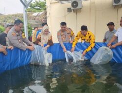 Dirikan Kolam Bulat Wicaksana Laghawa Kapolres Tebarkan Bibit Ikan, Dukung Program Asta Cita