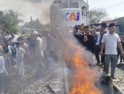 Kembali, Warga Medang Deras Dihantam Ular Besi