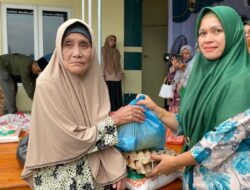 Dharma Wanita Kemenag Batu Bara Salurkan Paket Sembako dalam Festival Ramadhan