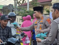 Kapolres Batubara & Ketua Bhayangkari Cabang Batubara Bagikan Takjil Saat Ngabuburit
