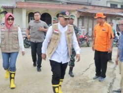 Tinjau Lokasi Banjir, Bupati: “akan lakukan penanganan banjir jangka pendek”.