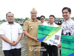 Penuhi Janji Politik, Wabup Serahkan Kartu BPJS Ketenagakerjaan Bagi Guru Non ASN