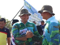 Peringati Hari Lingkungan Hidup Sedunia, Kapolres Ikut Bersihkan Pantai Belacan