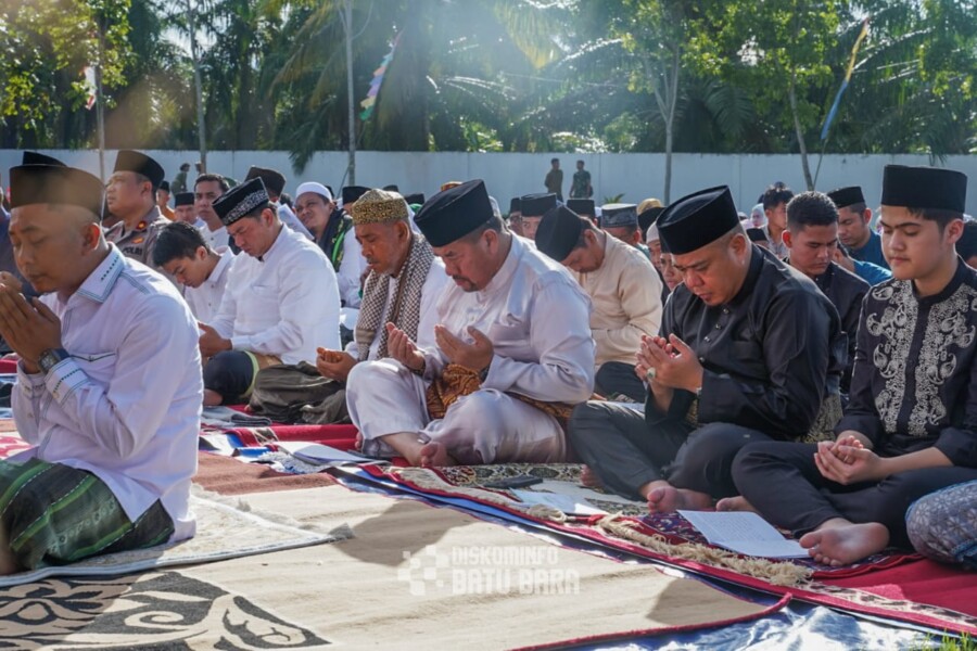 Bupati Batubara Baharuddin Siagian Solat Idul Adha Bersama Masyarakat Batubara, Jumat (6/6/2025)
