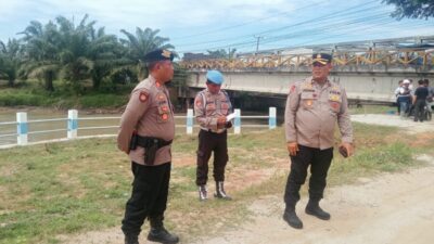 Kabaq OPS dan Kasat Samapta Polres Batubara berikan pengamanan kunjungan gubsu ke Bathbara, Rabu (11/6/2025)