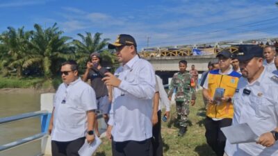 Gubsu Kunjungi Tanggul Jebol Dalu-Dalu didampingi Bupati Batubara Baharuddin Siagian, Rabu (11/6/2025)