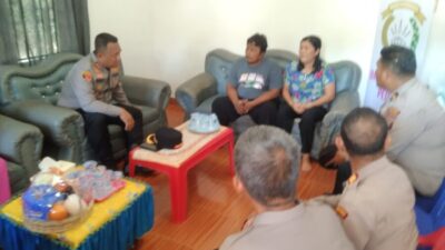 Polres Batubara Anjangsana dirumah warga yang terdampak bencana alam, Rabu (18/6/2025)