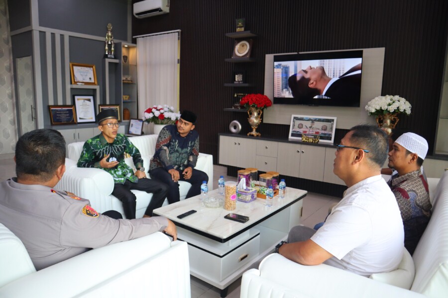 Pimpinan Ponpes Nurul Hidayah Jabal Hindi Audiensi Ke Polres Batubara, Sabtu (22/6/2025)