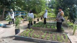 Bhabinkamtibmas Lakukan Pengecekan Lahan Pekarangan Warga Mendukung Program Pemerintah Presiden RI