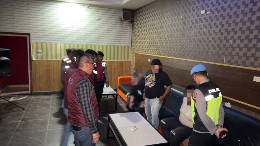 Kasat Narkoba serta jajaran Razia Malam menjaga Kamtibmas Aman, Sabtu (29/6/2025)