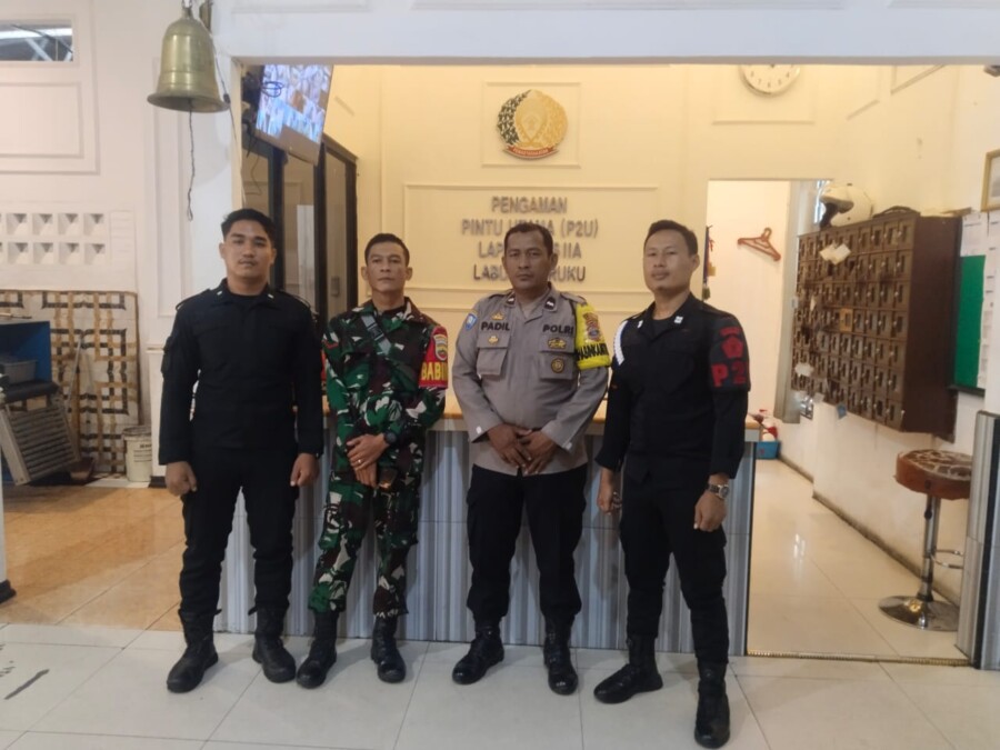 Personil Polsek Labuhan Ruku berikan rasa aman kepada warga binaan. Kamis (3/7/2025)