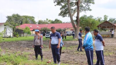 Kapolres didampingi Kapolsek tinjau lokasi SPPG, Selasa (8/7/2025)