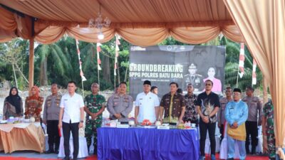 Wakil Bupati dan Waka Polres Luncurkan Groundbreaking dilaksanakan Polsek Labuhan Ruku, Jumat (11/7/2025)