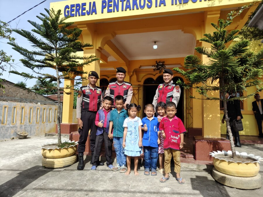 Personil Polres Batubara melaksanakan PAM Gereja Ibadah Minggu 20/7/2025