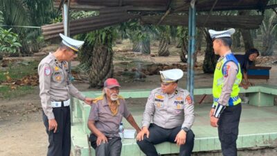 Jumat Berkah Personil Satlantas Polres Batubara, Jumat 25/7/2025
