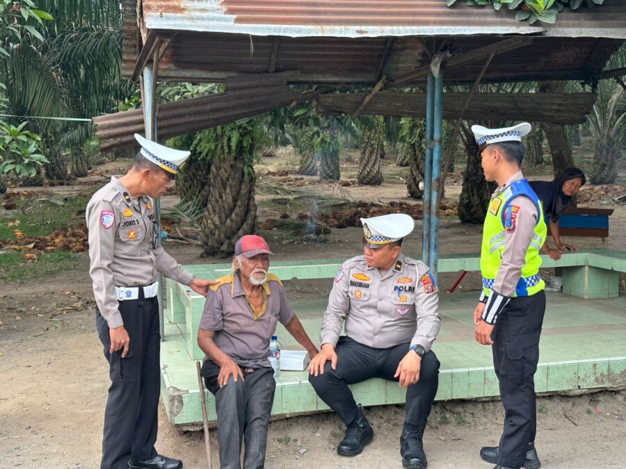 Jumat Berkah Personil Satlantas Polres Batubara, Jumat 25/7/2025