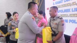AKP Juni Hendrianto Pamit, Kapolres Batu Bara Berikan Bingkisan sebagai Bentuk Apresiasi