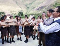 INALUM Serahkan 16 Unit Laptop ke SMP Negeri 2 Harian, Kab Samosir