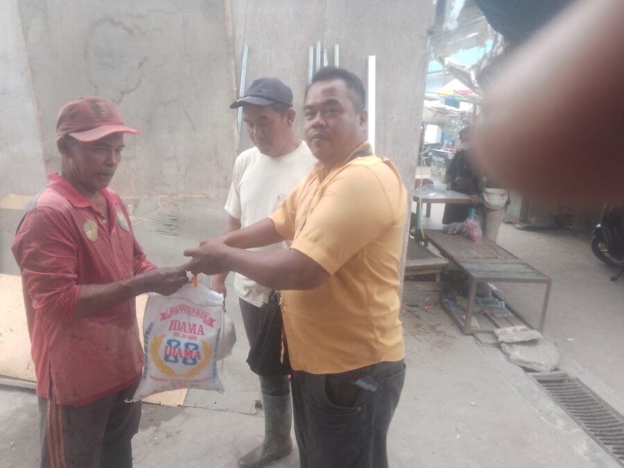 Plt Kadis Perkim Berikan Taliasi Kepada Petugas Sampah 