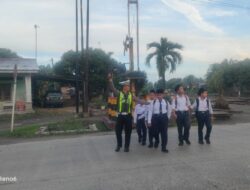 Satlantas Berikan Pelayanan kepada Pelajar Saat Berangkat ke Sekolah