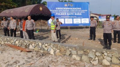Kapolres didampingi Kapolsek Labuhan Ruku AKP Cecep Suhendra Cek Progres Pembangunan SPPG, Kamis (7/8/2025)