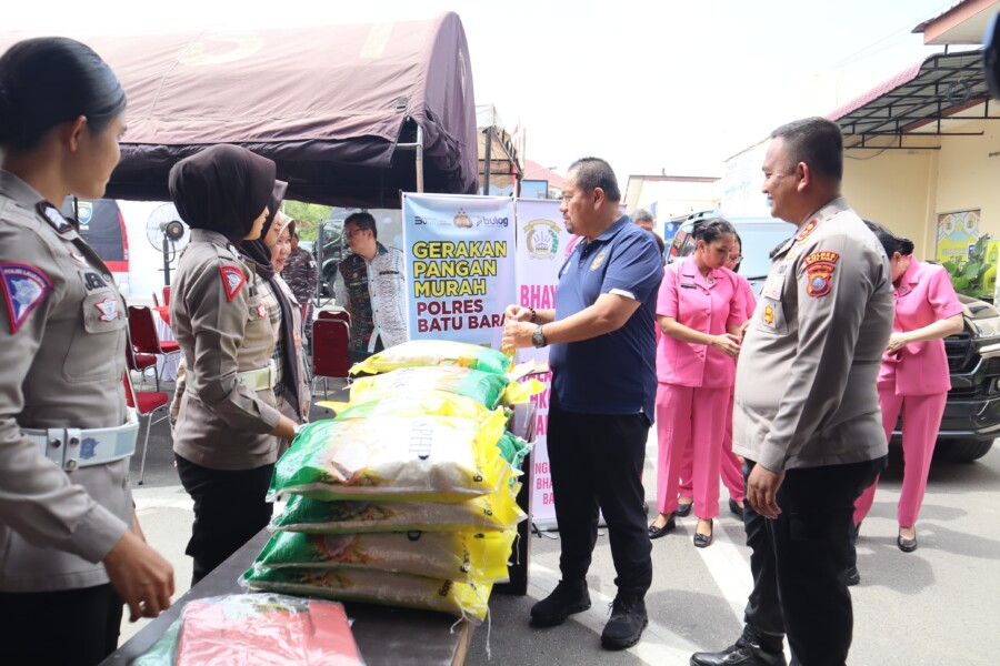 Bupati Batubara Baharuddin Siagian & Kapolres Batubara tinjau gerakan pangan murah, Kamis (13/8/2025)