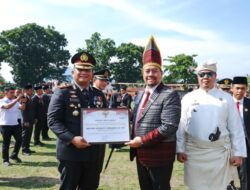 Pemkab Batu Bara Gelar Upacara HUT ke-80 RI, Bupati Berikan Piagam Kepada Kapolres Batubara 
