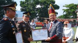 Pemkab Batu Bara Gelar Upacara HUT ke-80 RI, Bupati Berikan Piaga Kepada Kejaksaan Negeri Batubara 