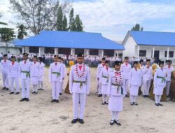 Kepala Sekolah SMA Negeri 1 Tanjung Tiram Sambut Kedatangan Pasukan Paskibraka