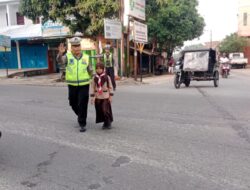Peduli dengan Pelajar, Kanit Gakkum Berikan Kenyamanan
