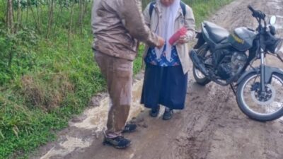 Polisi Bantu Pelajar