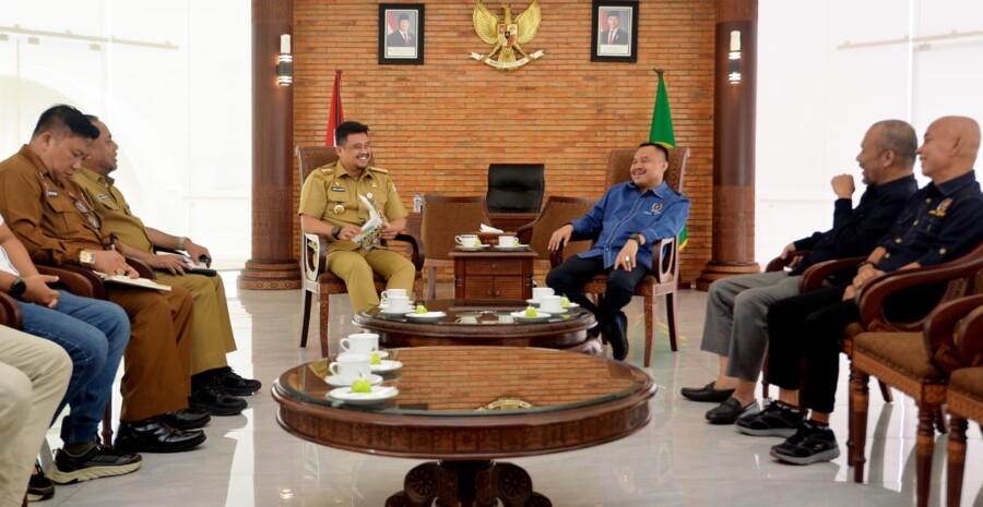 Gubernur Sumut Bobby Nasution saat menerima audiensi Pengurus PWI Sumut